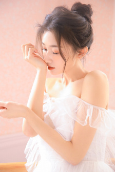 韩国健身房瑜伽教练